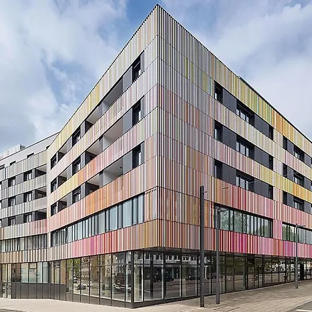 Luxurioeses 130qm Mit Balkon Im Zentrum,parkplatz *