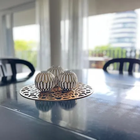 Luxurioeses 130qm Mit Balkon Im Zentrum,parkplatz *