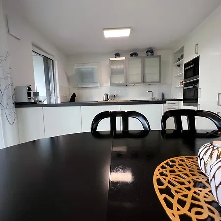 Appartamento Luxurioeses 130qm Mit Balkon Im Zentrum,parkplatz Heilbronn