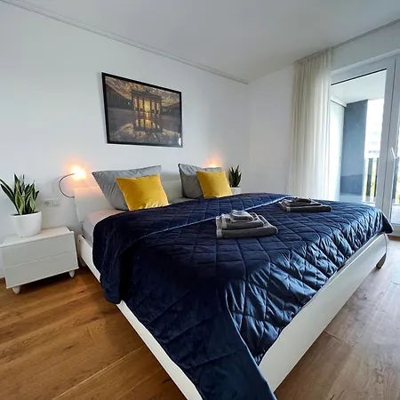 Apartment Luxurioeses 130qm Mit Balkon Im Zentrum,parkplatz *