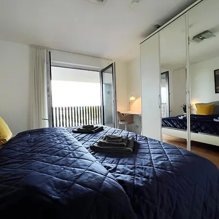 Luxurioeses 130qm Mit Balkon Im Zentrum,parkplatz Appartement *