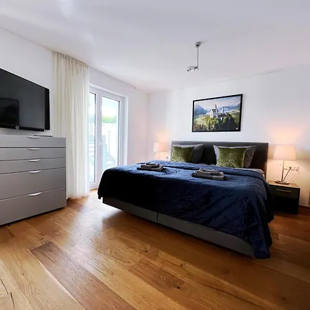 Apartment Luxurioeses 130qm Mit Balkon Im Zentrum,parkplatz
