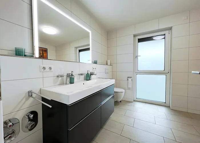 Appartement Luxurioeses 130qm Mit Balkon Im Zentrum,parkplatz