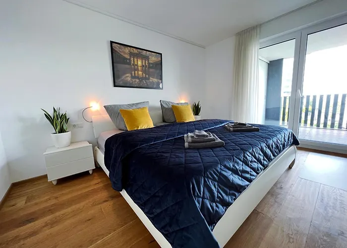 Appartement Luxurioeses 130qm Mit Balkon Im Zentrum,parkplatz *