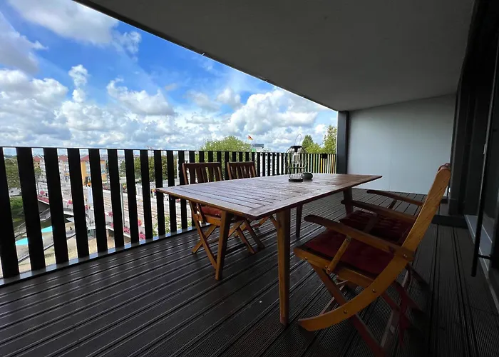 Luxurioeses 130qm Mit Balkon Im Zentrum,parkplatz *